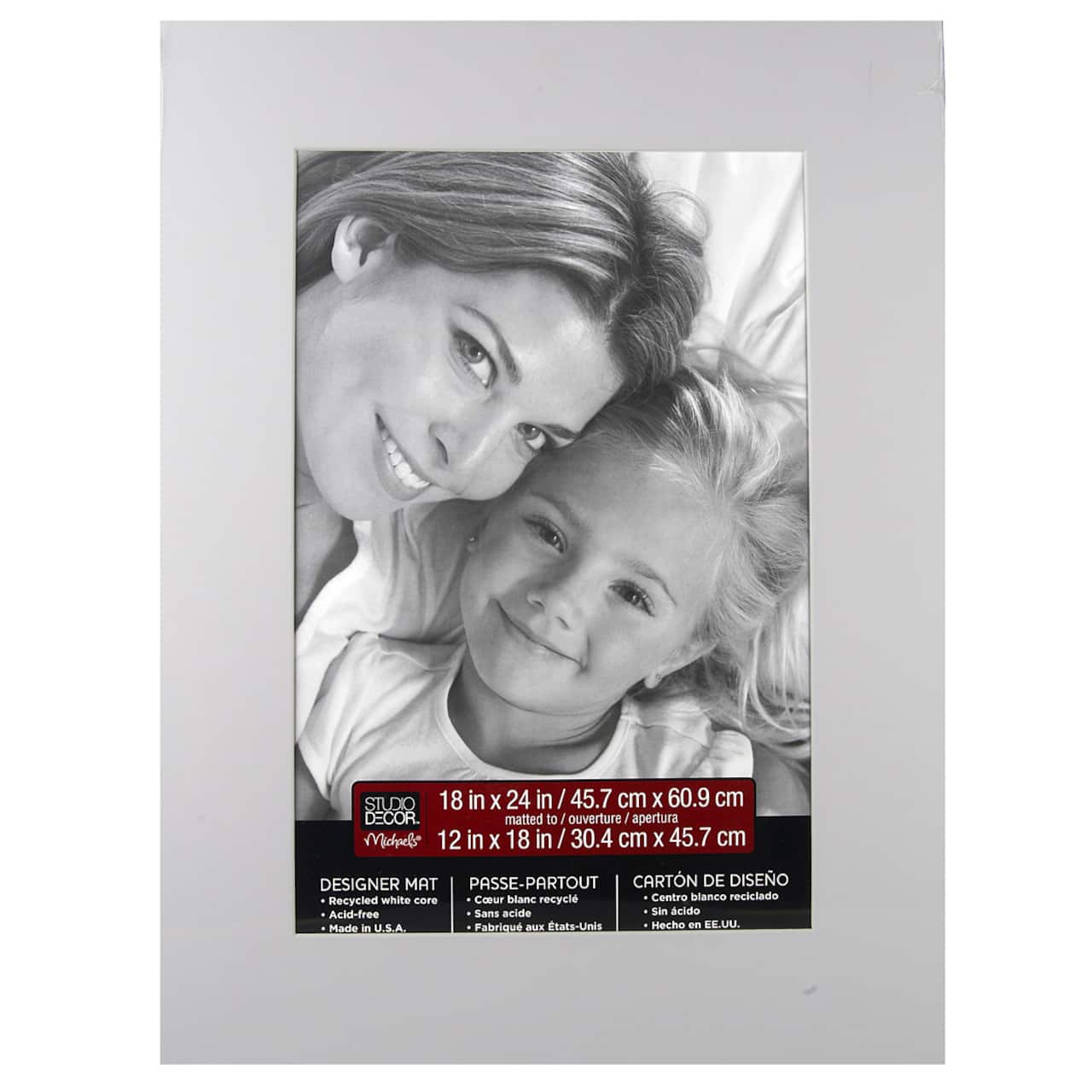 Passe-partout de 45,7 cm x 61 cm avec ouverture de 30,4 cm x 45,7 cm de Studio Décor